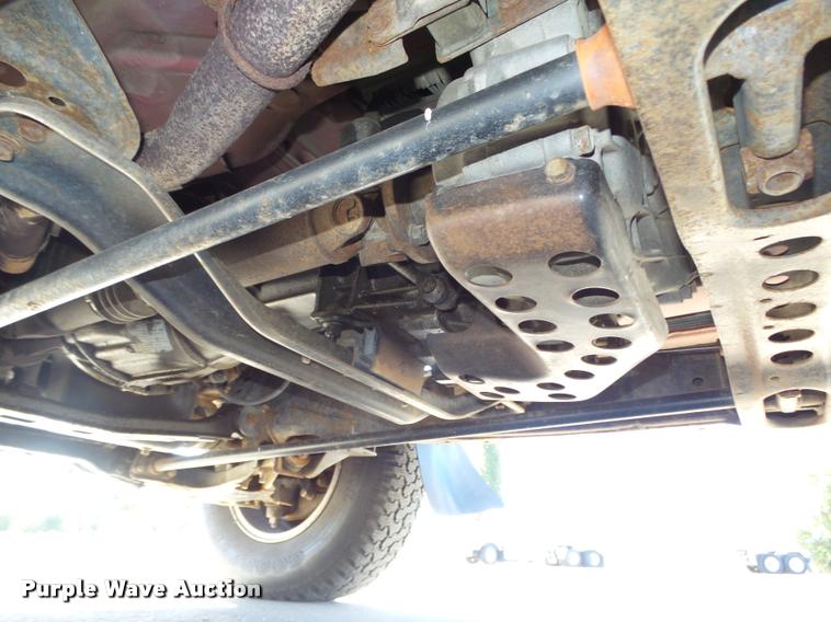 image for item L4059 1996 Nissan XE pickup truck