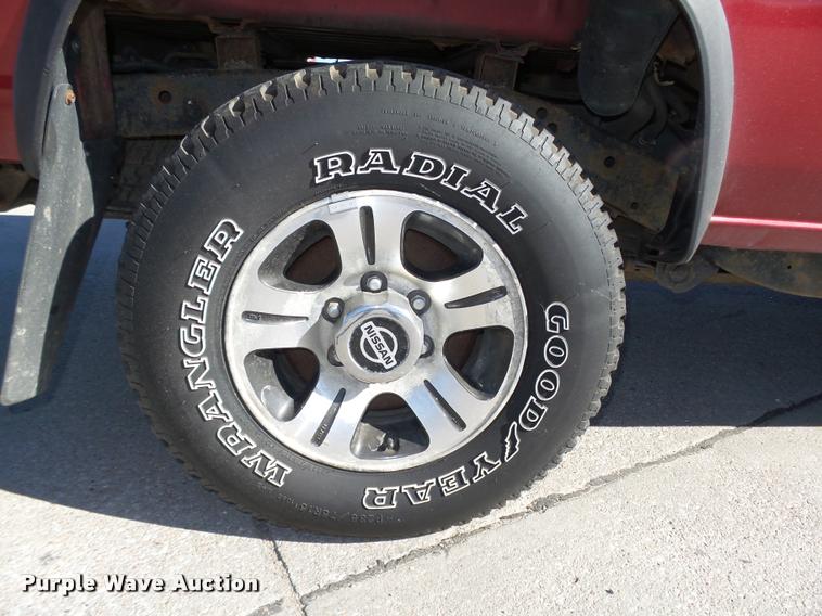 image for item L4059 1996 Nissan XE pickup truck