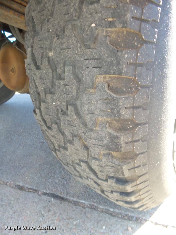 image for item L4059 1996 Nissan XE pickup truck