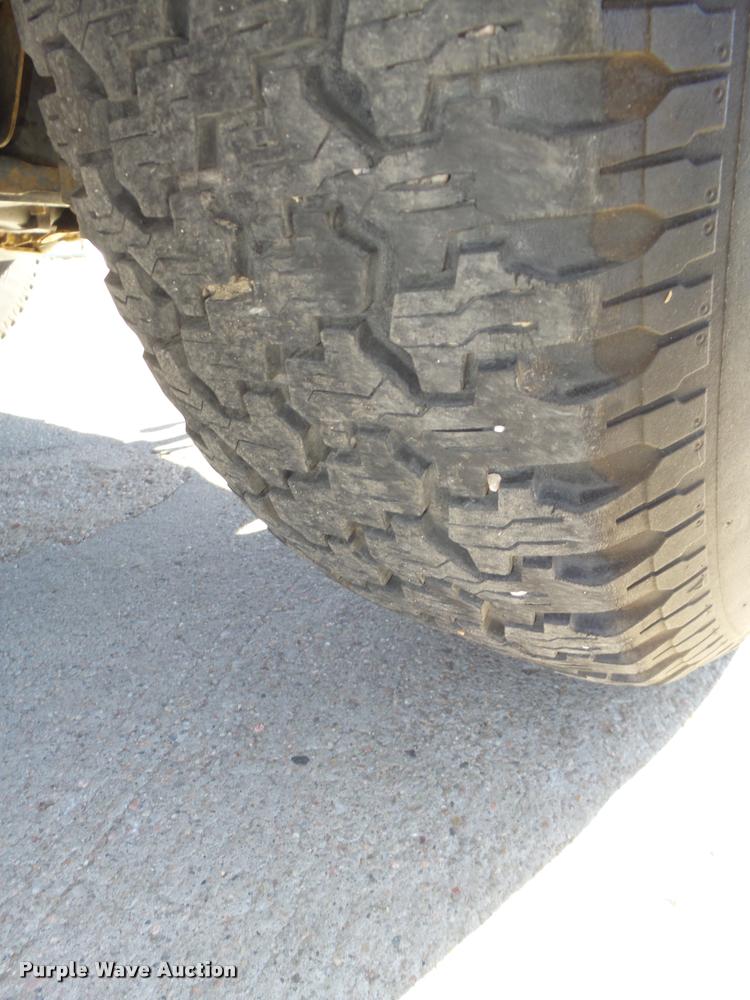 image for item L4059 1996 Nissan XE pickup truck