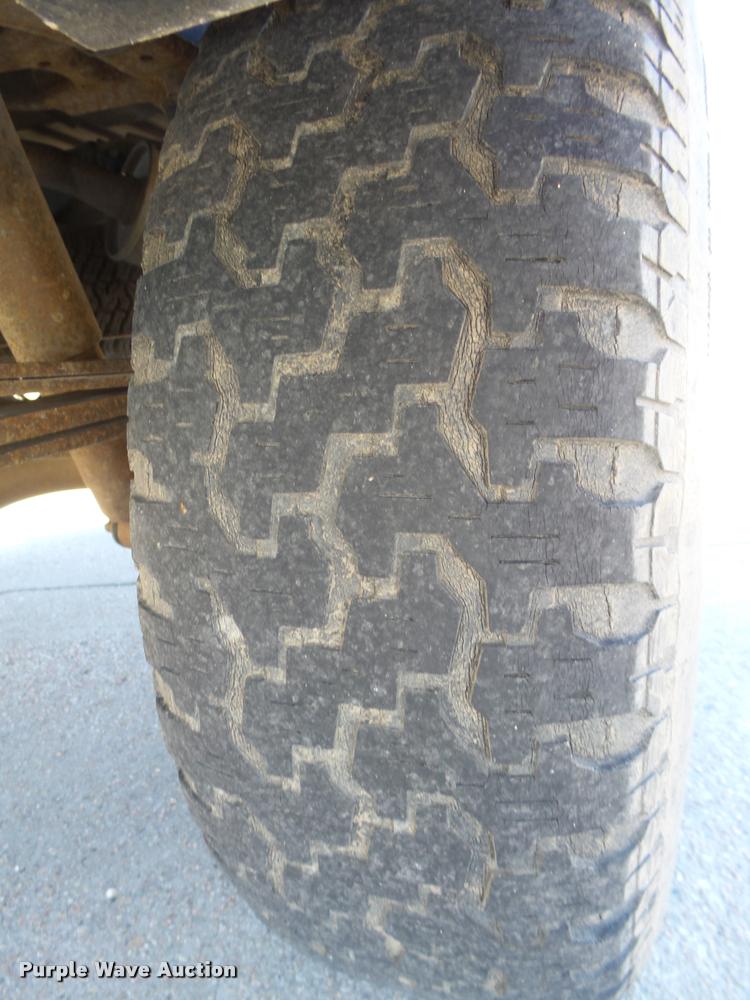 image for item L4059 1996 Nissan XE pickup truck