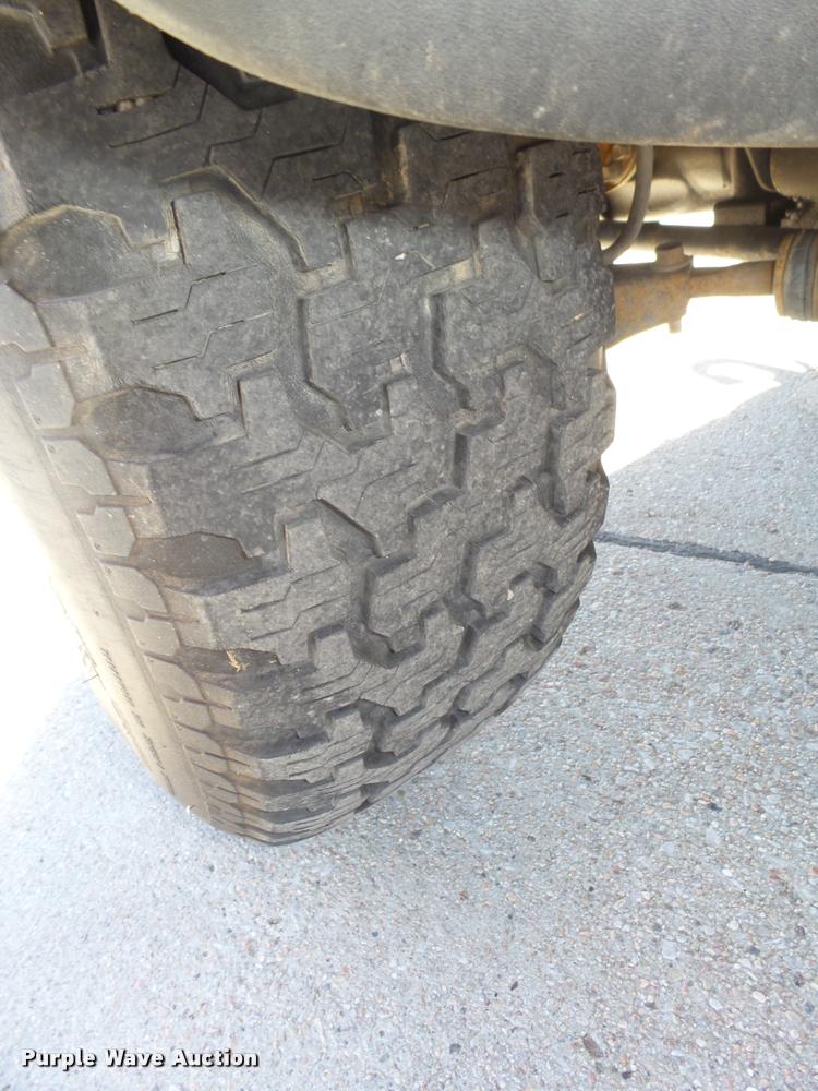 image for item L4059 1996 Nissan XE pickup truck