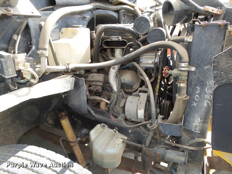 image for item L4078 1987 Chevrolet Blue Bird 60 school bus