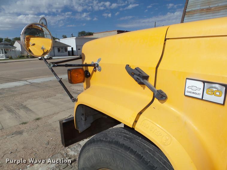 image for item L4078 1987 Chevrolet Blue Bird 60 school bus