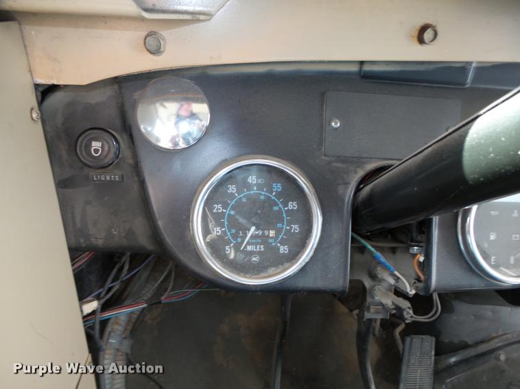 image for item L4078 1987 Chevrolet Blue Bird 60 school bus