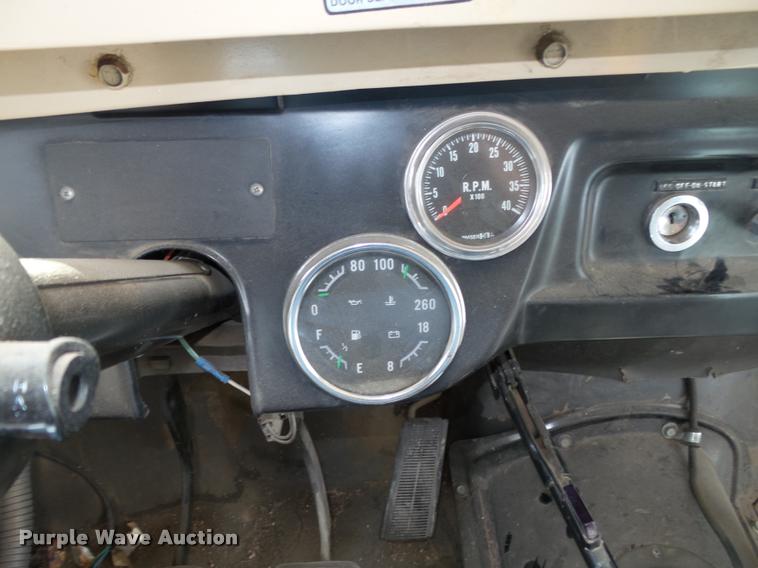 image for item L4078 1987 Chevrolet Blue Bird 60 school bus