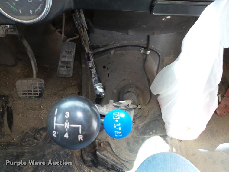 image for item L4078 1987 Chevrolet Blue Bird 60 school bus