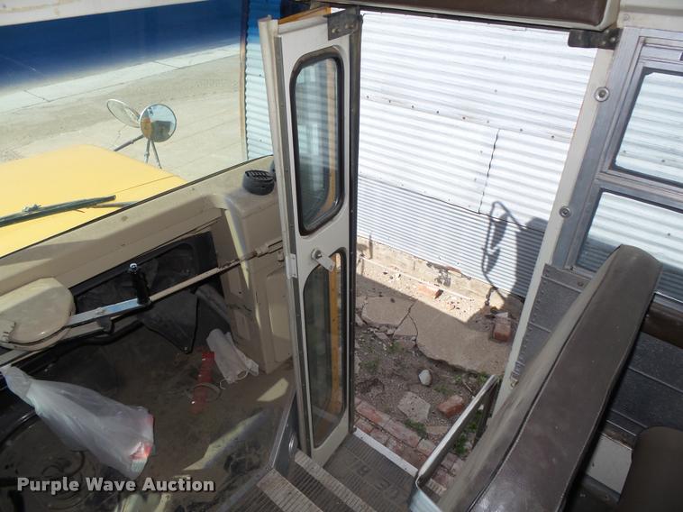 image for item L4078 1987 Chevrolet Blue Bird 60 school bus