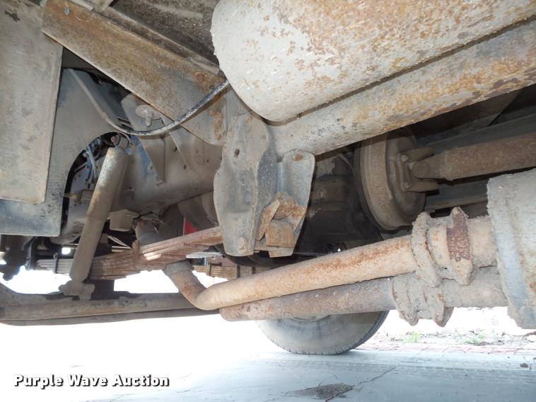 image for item L4078 1987 Chevrolet Blue Bird 60 school bus