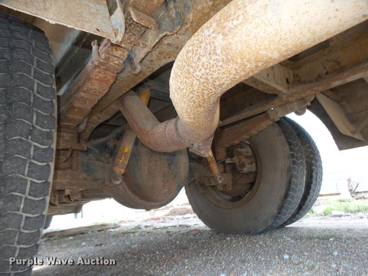 image for item L4078 1987 Chevrolet Blue Bird 60 school bus