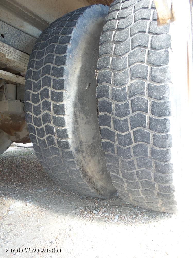 image for item L4078 1987 Chevrolet Blue Bird 60 school bus