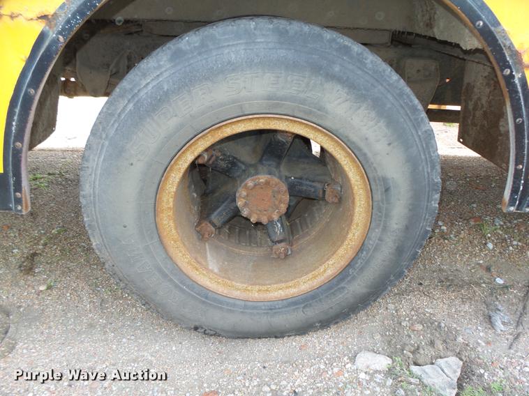 image for item L4078 1987 Chevrolet Blue Bird 60 school bus