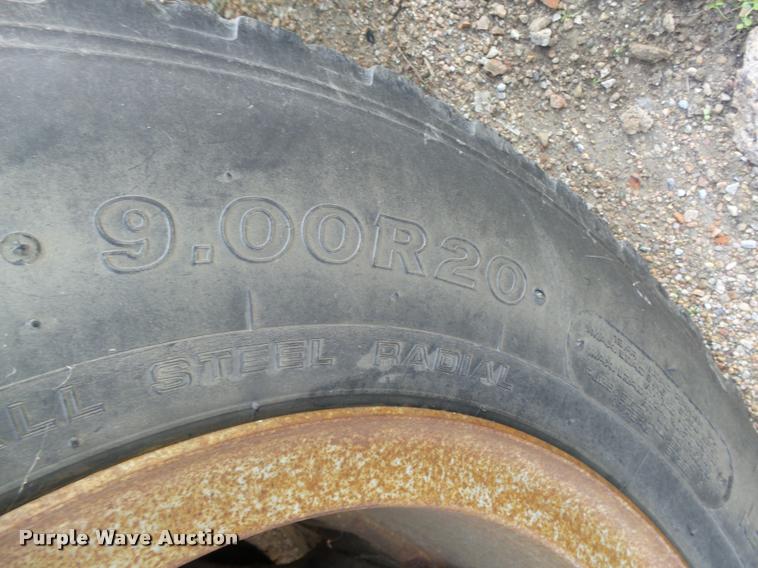 image for item L4078 1987 Chevrolet Blue Bird 60 school bus