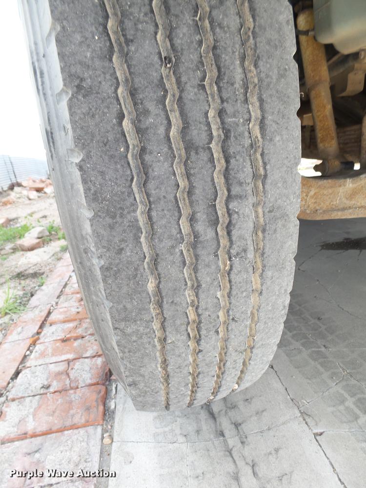 image for item L4078 1987 Chevrolet Blue Bird 60 school bus