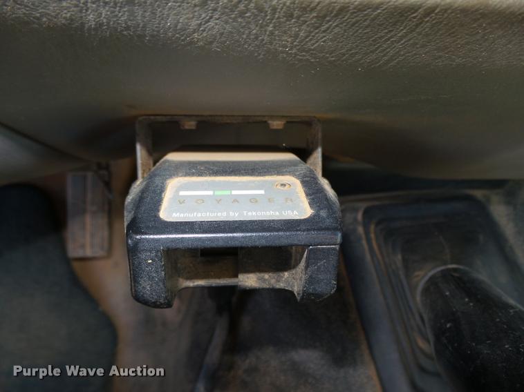 image for item L4079 1999 Ford F350 Super Duty flatbed pickup truck