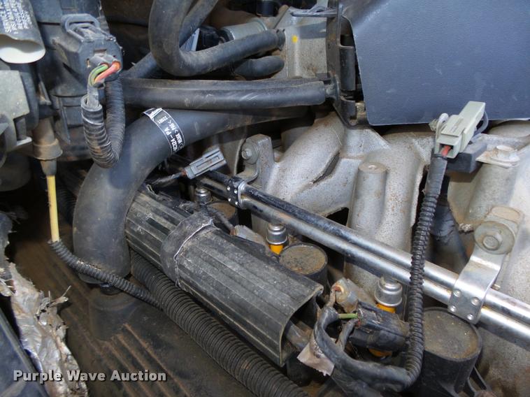 image for item L4079 1999 Ford F350 Super Duty flatbed pickup truck