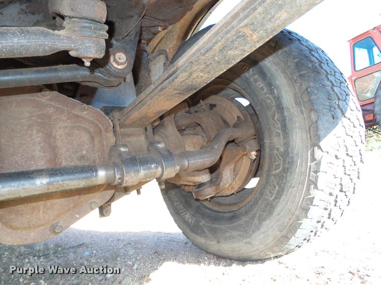 image for item L4079 1999 Ford F350 Super Duty flatbed pickup truck