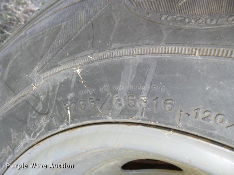 image for item L4079 1999 Ford F350 Super Duty flatbed pickup truck