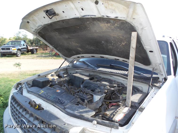 image for item L4080 2002 Ford Explorer XLS SUV