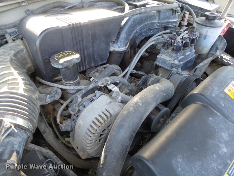 image for item L4080 2002 Ford Explorer XLS SUV