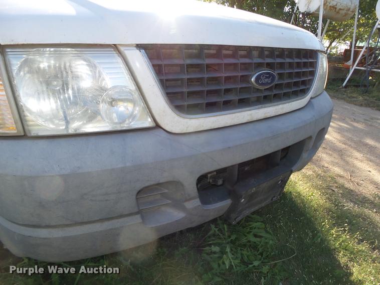 image for item L4080 2002 Ford Explorer XLS SUV