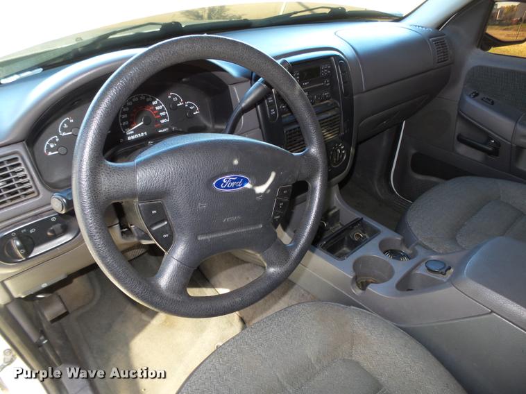 image for item L4080 2002 Ford Explorer XLS SUV