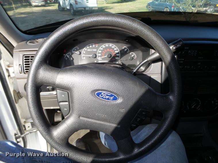 image for item L4080 2002 Ford Explorer XLS SUV