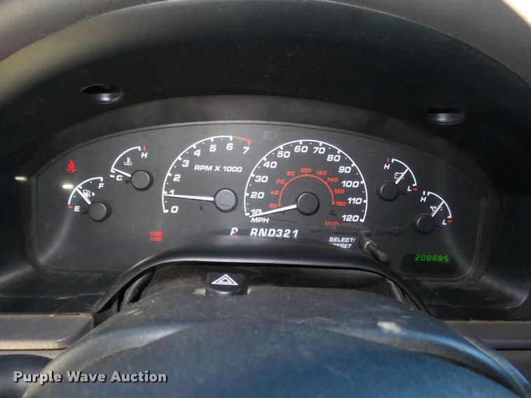 image for item L4080 2002 Ford Explorer XLS SUV