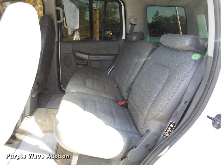 image for item L4080 2002 Ford Explorer XLS SUV