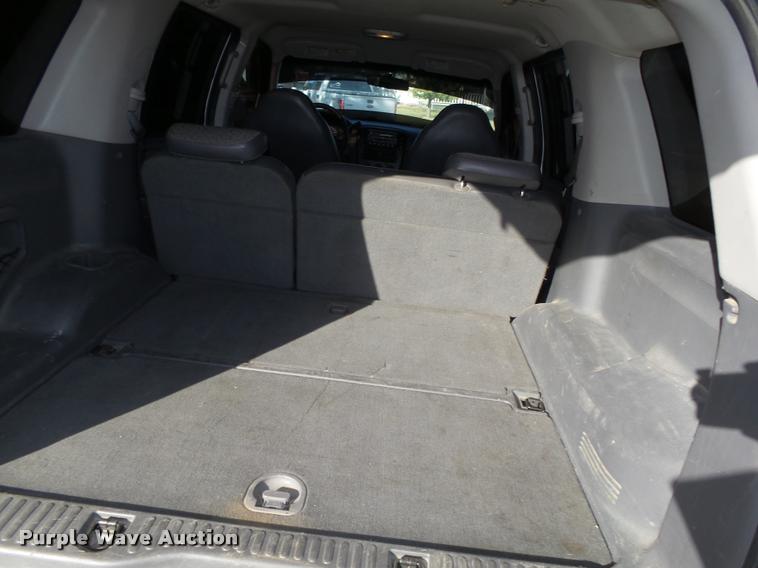 image for item L4080 2002 Ford Explorer XLS SUV