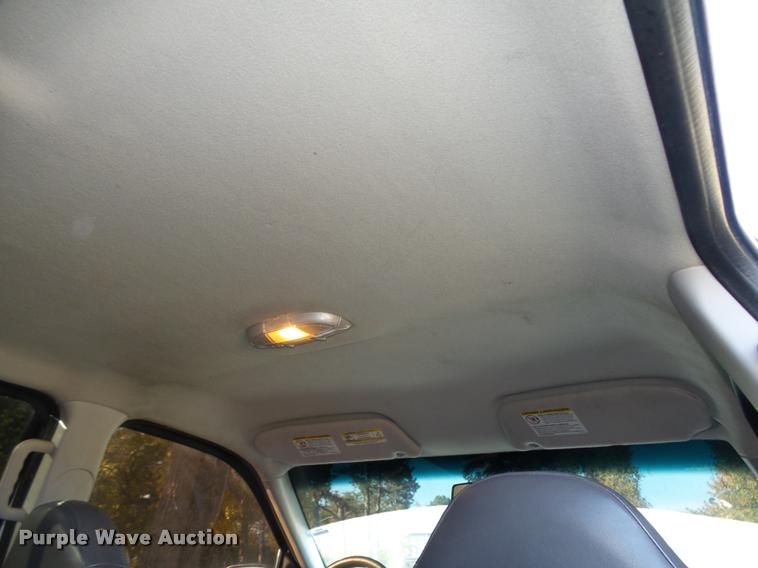 image for item L4080 2002 Ford Explorer XLS SUV