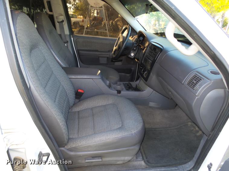 image for item L4080 2002 Ford Explorer XLS SUV