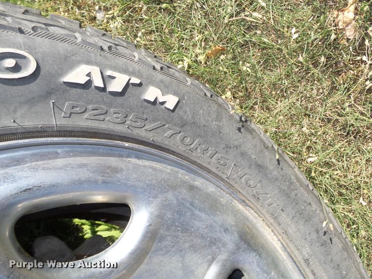 image for item L4080 2002 Ford Explorer XLS SUV