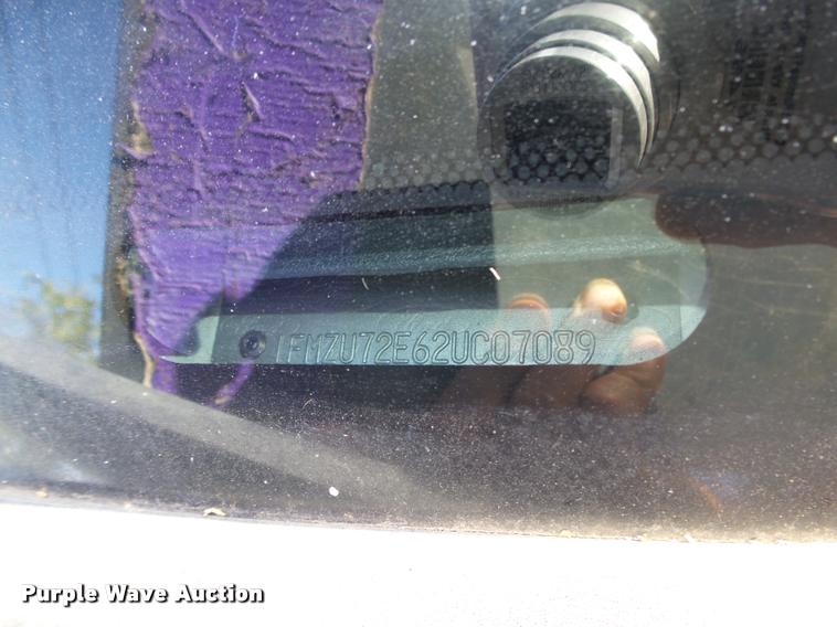 image for item L4080 2002 Ford Explorer XLS SUV