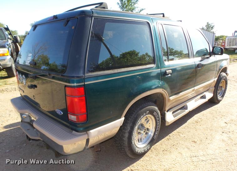 image for item L4081 1994 Ford Explorer Eddie Bauer SUV