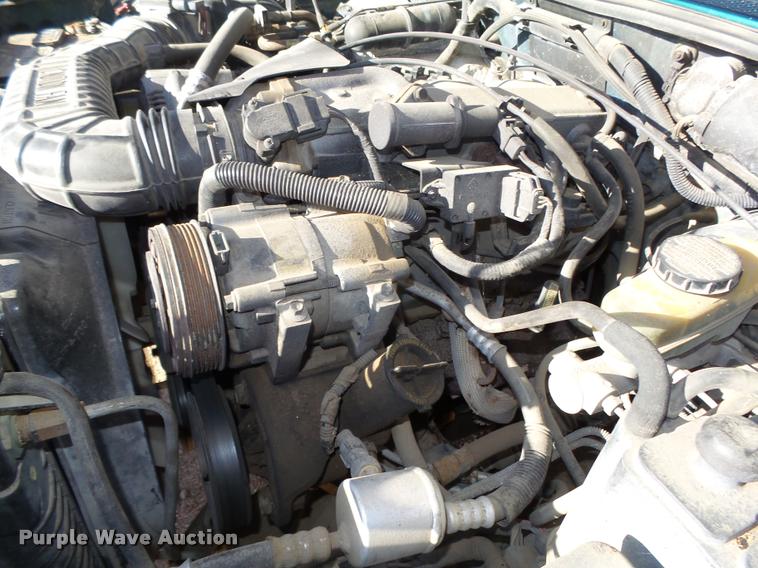 image for item L4081 1994 Ford Explorer Eddie Bauer SUV