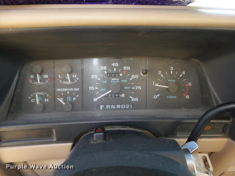 image for item L4081 1994 Ford Explorer Eddie Bauer SUV