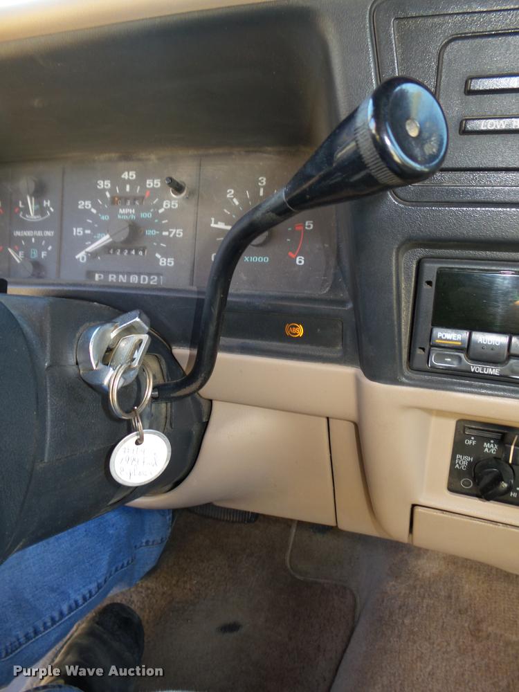 image for item L4081 1994 Ford Explorer Eddie Bauer SUV