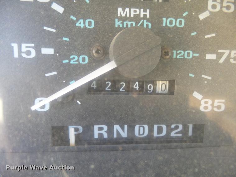 image for item L4081 1994 Ford Explorer Eddie Bauer SUV