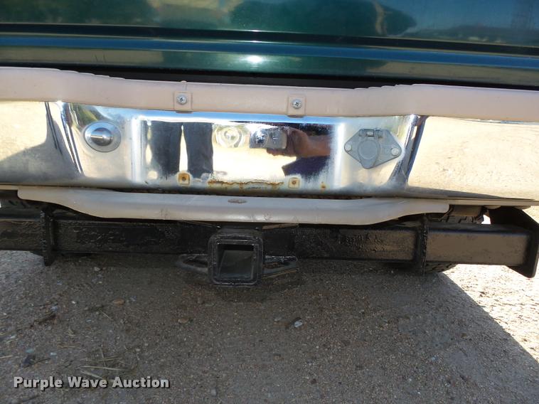 image for item L4081 1994 Ford Explorer Eddie Bauer SUV