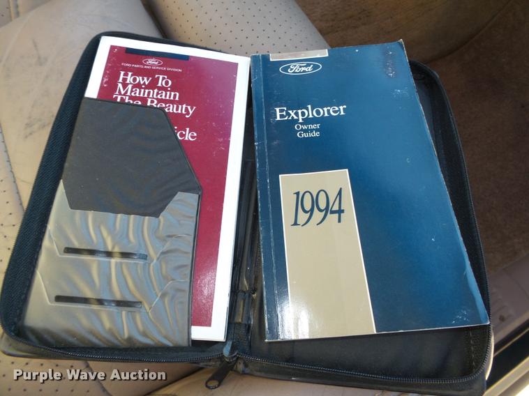 image for item L4081 1994 Ford Explorer Eddie Bauer SUV