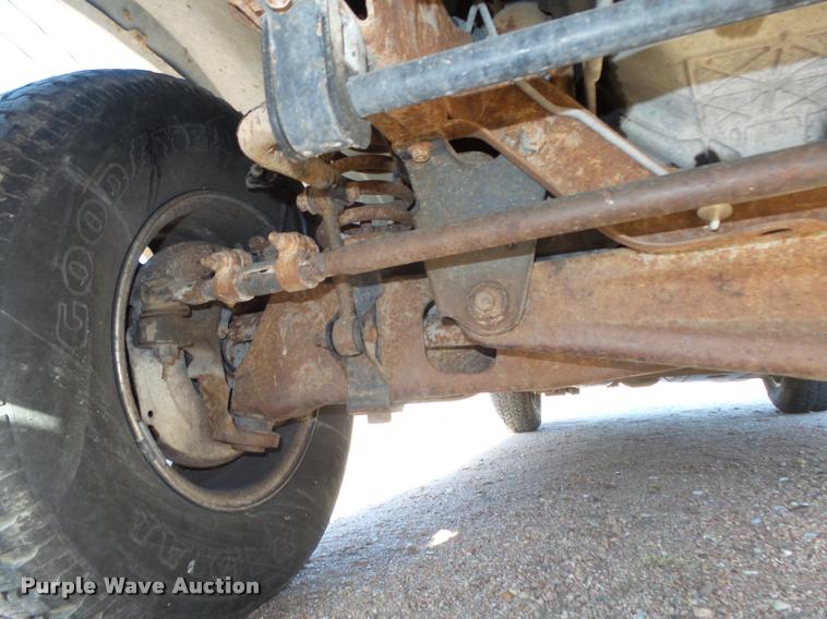 image for item L4081 1994 Ford Explorer Eddie Bauer SUV