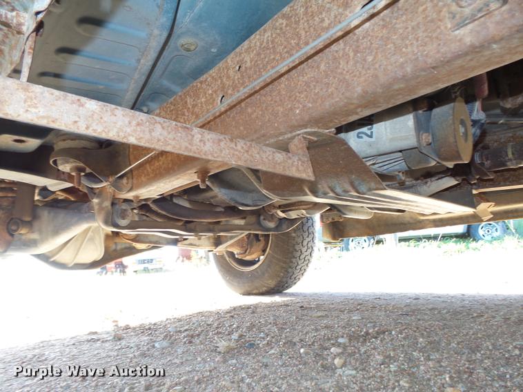 image for item L4081 1994 Ford Explorer Eddie Bauer SUV