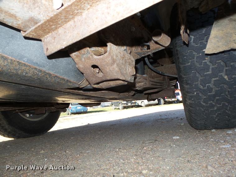 image for item L4081 1994 Ford Explorer Eddie Bauer SUV