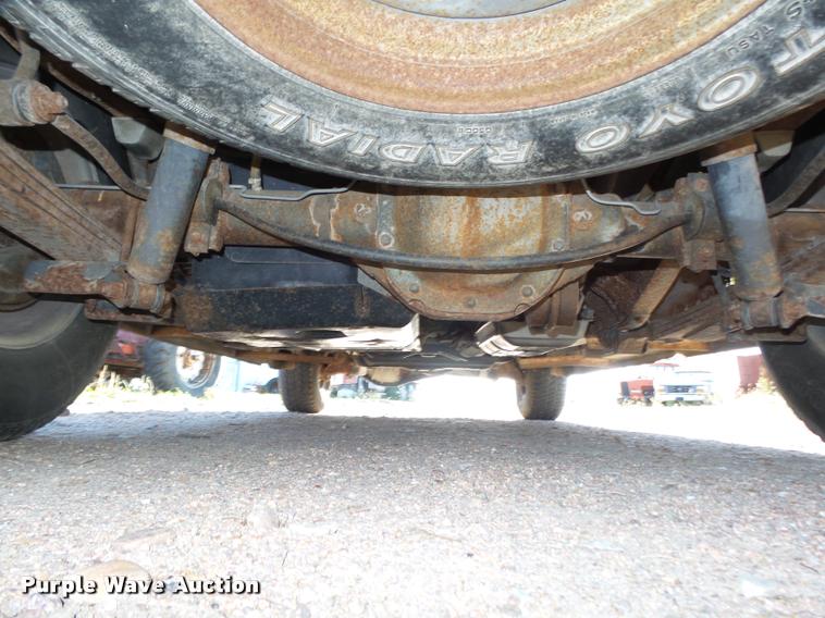 image for item L4081 1994 Ford Explorer Eddie Bauer SUV