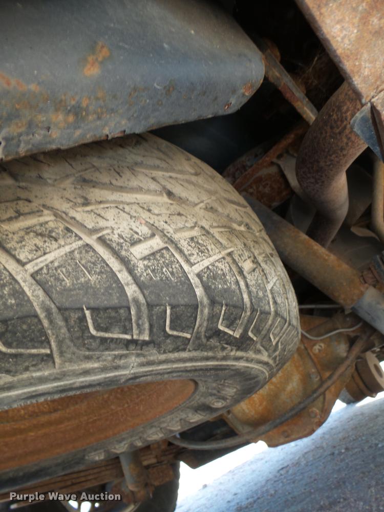 image for item L4081 1994 Ford Explorer Eddie Bauer SUV