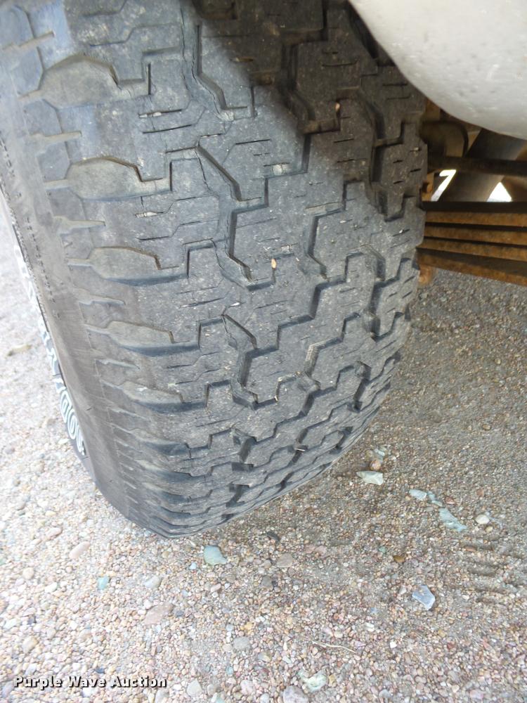 image for item L4081 1994 Ford Explorer Eddie Bauer SUV