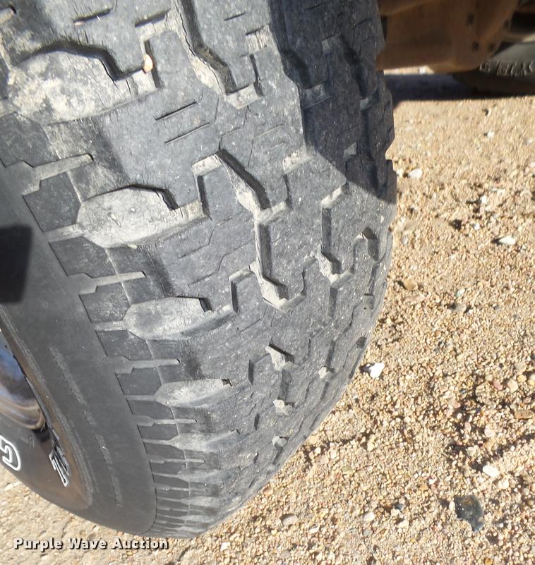 image for item L4081 1994 Ford Explorer Eddie Bauer SUV