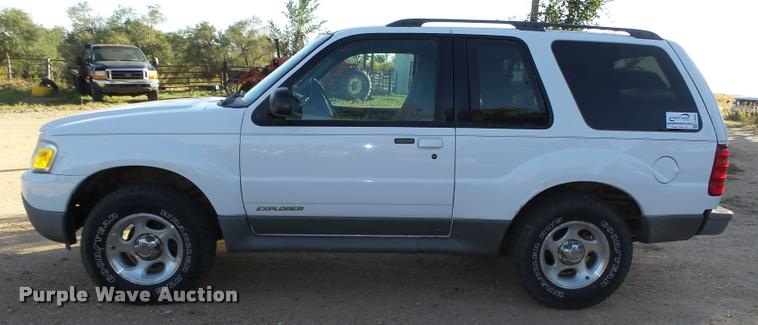 image for item L4082 2001 Ford Explorer SUV