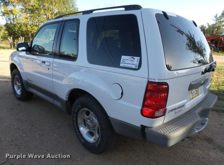 image for item L4082 2001 Ford Explorer SUV
